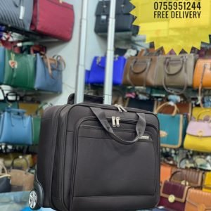 Pilot traveling bags and suitcases - Image 3
